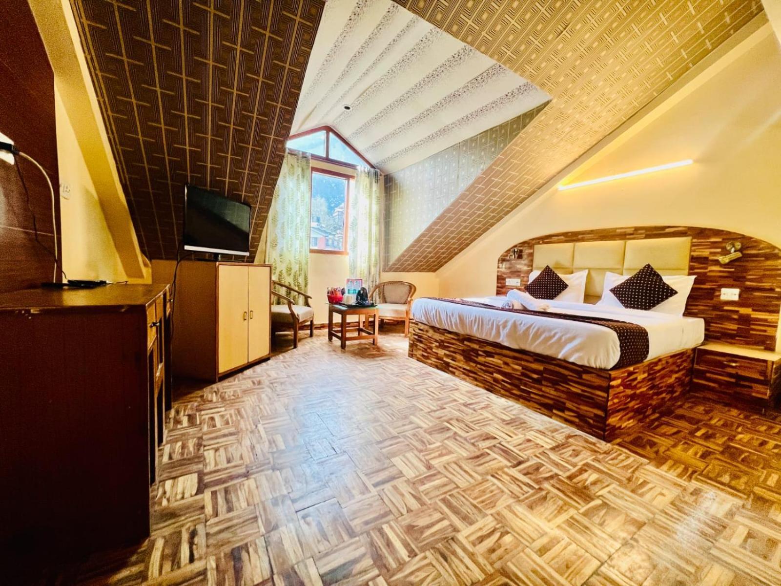 Hotel Kalinga Grand - Luxury Comfort !! Travellers Delight !! Budget Friendly !! Prime Location !! Guest Favourite Manali  Exterior photo