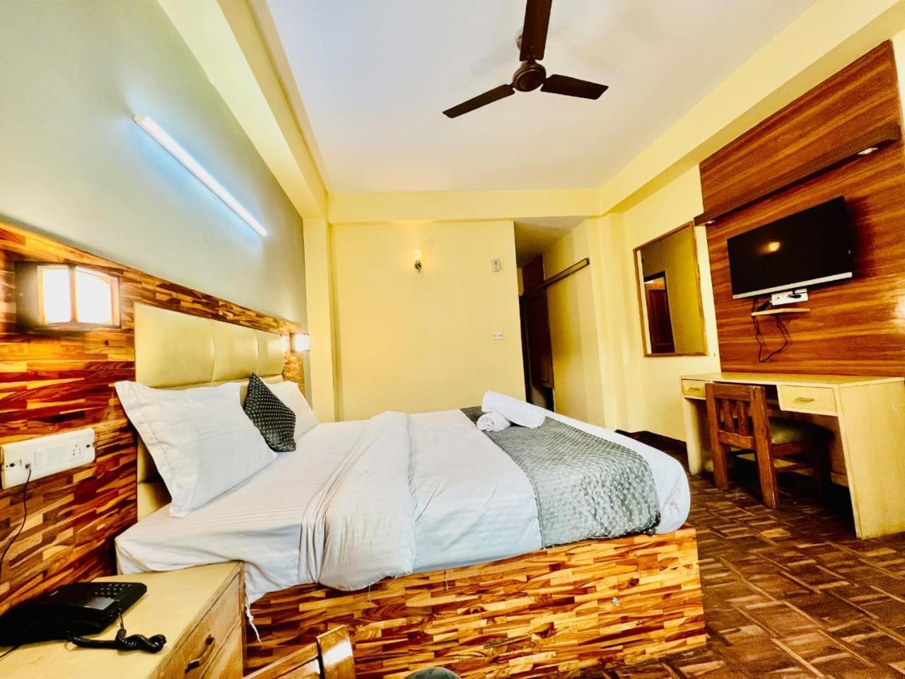 Hotel Kalinga Grand - Luxury Comfort !! Travellers Delight !! Budget Friendly !! Prime Location !! Guest Favourite Manali  Exterior photo