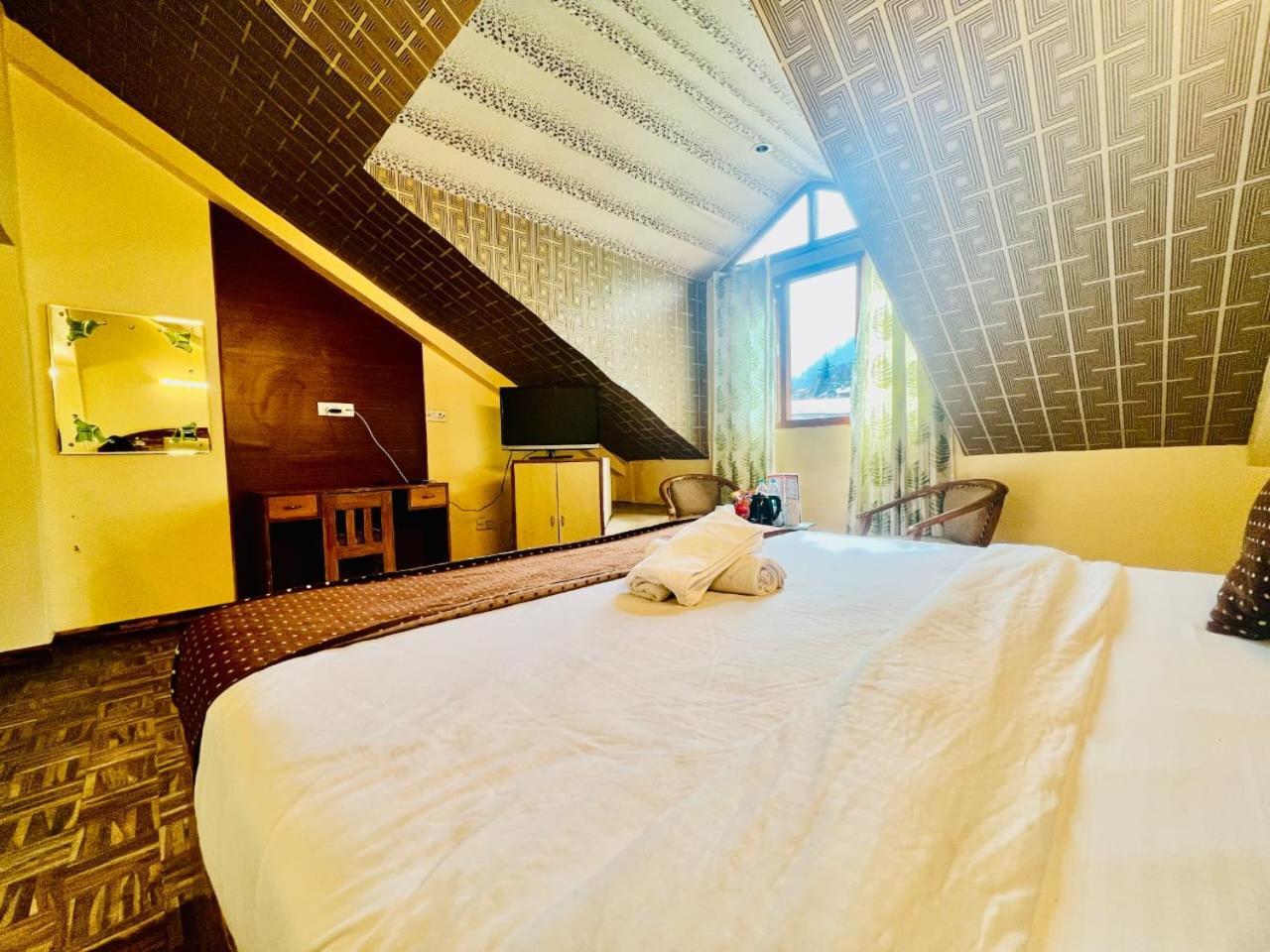 Hotel Kalinga Grand - Luxury Comfort !! Travellers Delight !! Budget Friendly !! Prime Location !! Guest Favourite Manali  Exterior photo