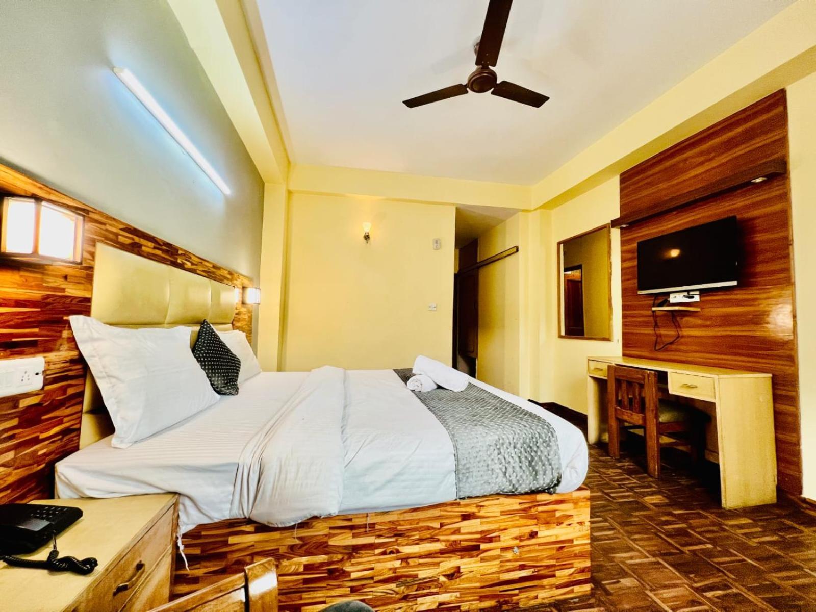 Hotel Kalinga Grand - Luxury Comfort !! Travellers Delight !! Budget Friendly !! Prime Location !! Guest Favourite Manali  Exterior photo
