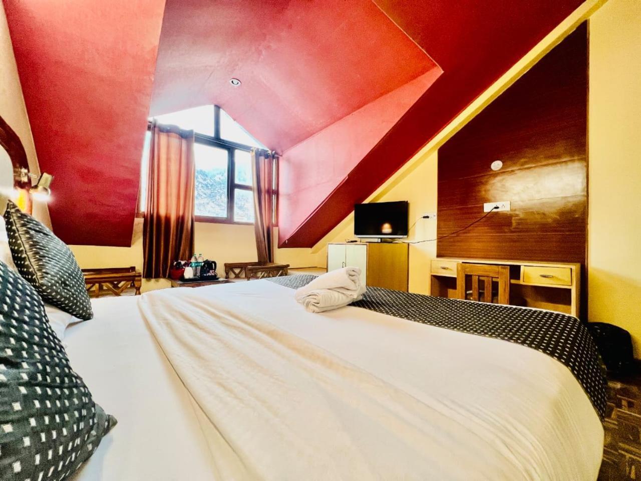 Hotel Kalinga Grand - Luxury Comfort !! Travellers Delight !! Budget Friendly !! Prime Location !! Guest Favourite Manali  Exterior photo